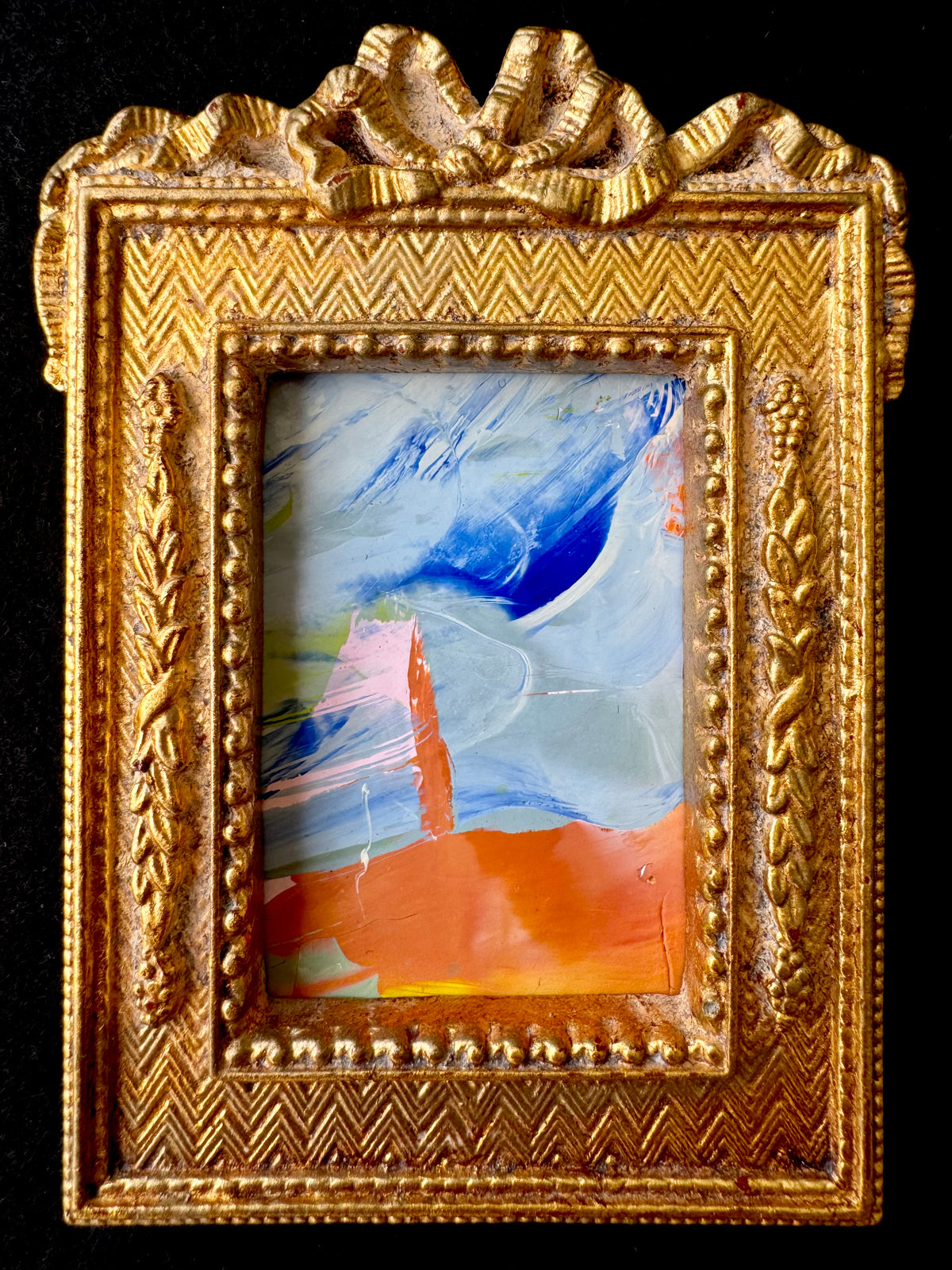 Wistful Watteau Mini